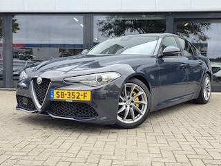 Alfa Romeo Giulia 2.0T Super + XENON + VOLLEER + SPORTPAKKET + MEMORY
