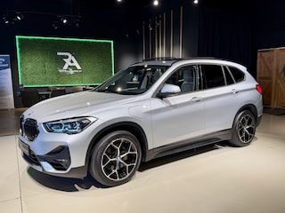 BMW X1 xDrive25e LED|Camera|Pano|Leer|ACC|Trekhaak!
