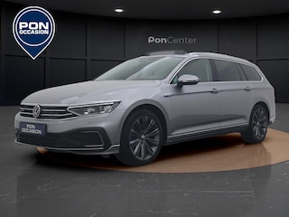 Volkswagen Passat Variant 1.4 TSI GTE Business | Pano dak | Trekhaak | 360 Camera | Stoelverwarming | Navigatie | 18" |