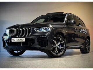 BMW X5 xDrive45e High Executive |Pano |Achterasbesturing |Luchtvering |HUD |Sky Lounge |H&K |360° |Verkoel./Verwarm. stoelen&bekerhouders |Sfeer