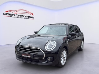 Mini Clubman 1.5 Cooper Chili /Apple Carplay & Android/Schuif-kanteldak/Harman Kardon/Stoelverwarming/Navi/Keyless/Sfeerverlichting/JCW Stuur/Cruise Control/(MET GARANTIE*)