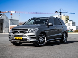 Mercedes-Benz ML 350 BlueTec AMG Grijs Kenteken Panorama Trekhaak 3500KG Distronic Xenon Luchtvering