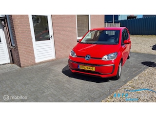 Volkswagen Up 1.0 BMT take up! 3 drs , airco bj 2018