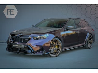 BMW 5-serie Touring M5 TOURING | AKRAPOVIC | VOSSEN VELGEN | FULL KLEUREN PPF | FULL CARBON EXTERIEUR M PERFORMANCE | 360 CAMERA | ACC | STOELVERWARMING & STOELVERKOELING | STUURVERWARMING |