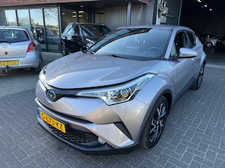 Toyota C-HR 1.8 Hybrid Dynamic TREKHAAK NAVI CAMERA CRUISE STOELVERWARMING ORIG NL NAP