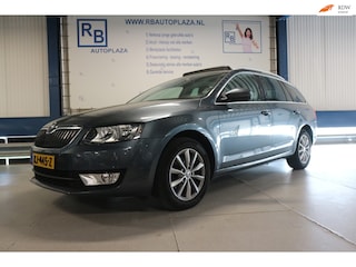 Skoda Octavia Combi 1.0 TSI / NAP / 12 MAANDEN GARANTIE / PANO DAK ! ! !