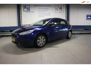 Ford Focus 1.0 / NW MODEL / 12 MAANDEN GARANTIE ! !
