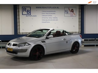 Renault Mégane Coupé-Cabriolet 2.0-16V Privilège Luxe AUTOMAAT/ CABRIOLET/ STOELVERWARMING