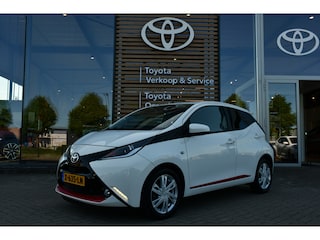Toyota Aygo 1.0 VVT-i x-cite Automaat 5-deurs 69pk | Keyless | Lichtmetalen velgen | Climate Control |