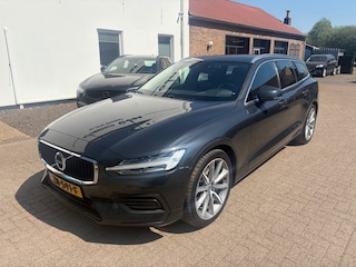 Volvo V60 T4 Momentum Pro Leder Camera