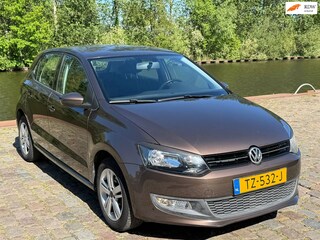 Volkswagen Polo 1.4-16V Comfortline Automaat airco achteruit camera navigatie