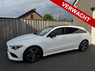 Mercedes-Benz CLA Shooting Brake 180 AMG Aut Panoramadak Camera Navi Keyless SportLeder Nightpakket Led 18" Pdc