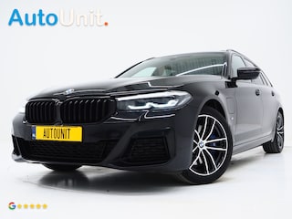 BMW 5-serie Touring 530e M Sport Shadow Line | Panoramadak | Trekhaak | Keyless | Sportstuur | Sfeerlicht | Camera | LED | Carplay