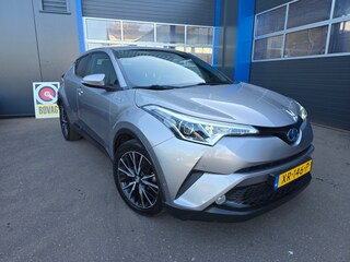 Toyota C-HR 1.8 Hybrid Executive, incl. garantie, zeer nette auto, met trekhaak, camera navi etc.