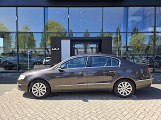Volkswagen Passat 1.6 FSI 85KW Highline (Handel/ Export)