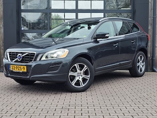 Volvo XC60 2.0T Summum | Automaat | Xenon | Leder | Stoelverwarming | Navi | Elek. achterklep | Elek. bestuurdersstoel + memory | All-seasons |