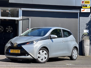 Toyota Aygo 1.0 VVT-i x-play ORGINEEL NL / CAMERA / AIRCO / ELEKT RAMEN