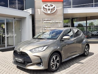 Toyota Yaris 1.5 Hybrid 115 Dynamic COMFORT PACK PARKEERSENSOREN VOOR EN ACHTER, STOELVERWARMING KEYLESS