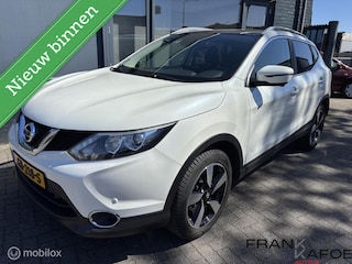 Nissan Qashqai 1.2i Connect Ed Navi ECC Camera Pano 18"lm PDC Parelmoer Privacy