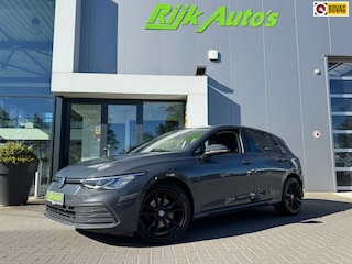 Volkswagen Golf 1.5 eTSI Style * Camera * Trekhaak * Sfeerverlichting