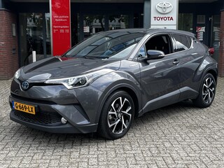 Toyota C-HR 1.8 Hybrid STYLE TREKHAAK STOEL/STUURVERW KEYLESS BLIND SPOT 18'' LM-VELGEN NAVI CAMERA PARK-SENSOREN