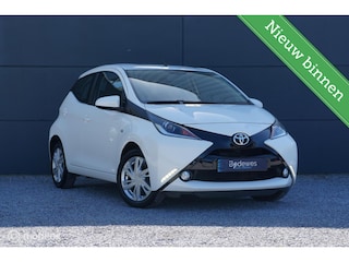 Toyota Aygo 1.0 VVT-i Aut. X-Play Navi Cam PDC Apple/Android