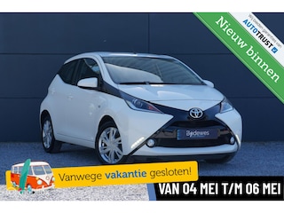 Toyota Aygo 1.0 VVT-i Aut. X-Play Navi Cam PDC Apple/Android