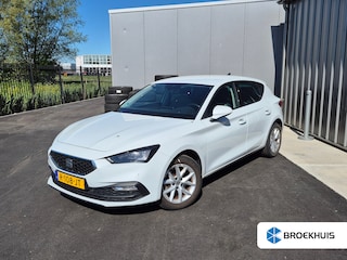 Seat Leon 1.0 eTSI Style Business Intense 110PK DSG/AUTO | Achteruitrijcamera | NAvigatie | Cruise control adaptief | Apple carplay Android auto | Parkeersensoren voor/achter | DAB | Keyless start | 16"LMV