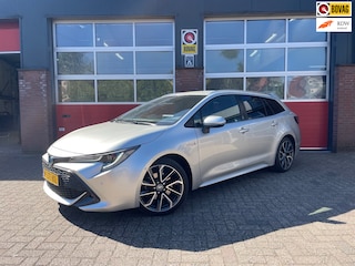 Toyota Corolla Touring Sports 2.0 Hybrid Team D, Blindspot, Keyless, Winterpakket, All-seasonbanden, Carplay etc...
