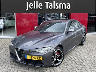 Alfa Romeo Giulia 2.0T Super | Veloce interieur | Stuur\stoel verwarming | Xenon | Regen\lichtsensor 19" velgen