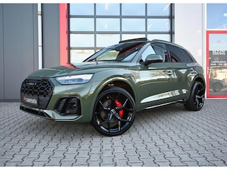 Audi Q5 50 TFSI e S-Line Quattro Competition | District Green | Pano | Matrix Led | Alcantara | Trekhaak | Nieuwe 22'' RS | Ambient+ | Carbon | Virtual Cockpit | Stoelverwarming voor & achter | Electric Seat | ACC | Lane Assist | Black Optic | Carplay