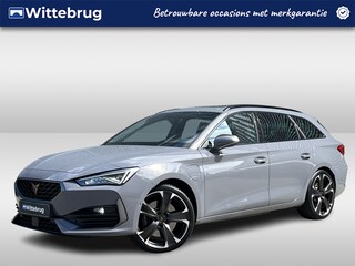 Cupra Leon 1.4 e-Hybrid 245PK VZ Performance / Panoramadak / Achteruitrijcamera / Stuur + Stoelverwarming / Full-LED / Dodehoek Sensor