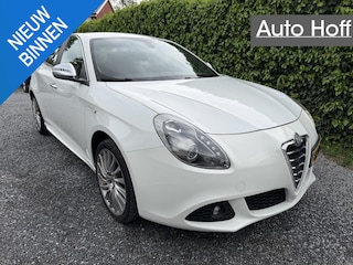 Alfa Romeo Giulietta 1.4 T Distinctive | Autom. Airco | Cruise Control | 18" LMV | Half Leer | Trekhaak | APK tot 17-05-2027!