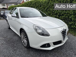 Alfa Romeo Giulietta 1.4 T Distinctive | Autom. Airco | Cruise Control | 18" LMV | Half Leer | Trekhaak | APK tot 17-05-2027!