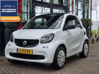 Smart Fortwo Essential 18 kWh | Climate Control | Navigatie | Cruise Control | Electr. ramen