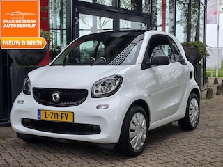 Smart Fortwo Essential 18 kWh | Climate Control | Navigatie | Cruise Control | Electr. ramen