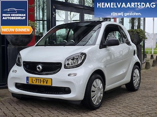 Smart Fortwo Essential 18 kWh | Climate Control | Navigatie | Cruise Control | Electr. ramen