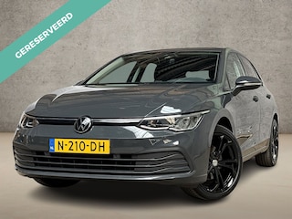 Volkswagen Golf 1.0 TSI Sportline Automaat (APPLE CARPLAY, GROOT NAVI, CAMERA, GETINT GLAS, SPORTSTOELEN, SFEERVERLICHTING, LANE ASSIST, ADAPTIVE CRUISE, NIEUWSTAAT)