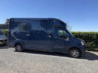 Renault Master | HORSETRUCK | STX | STALLION 3XL | 2022 | 13.330KM | HENGST | MANUEL | 165PK | 3-SEAT | L3 | LUXE  | NL KENTEKEN