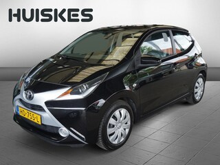 Toyota Aygo 1.0 VVT-i x-play | Airco | Cruise Control | Achteruitrijcamera