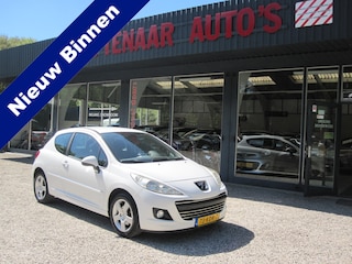 Peugeot 207 1.6 VTi Première zeer mooi en lux met trekhaak apk 17-12-2026