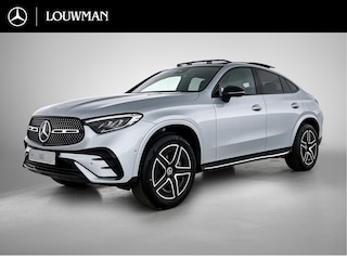 Mercedes-Benz GLC 300e 4MATIC Business Solution AMG | Advanced plus | Nightpakket | Treeplanken in aluminiumlook | Trekhaak | Panoramaschuifdak | DISTRONIC | Sfeerverlichting | AMG spoiler |