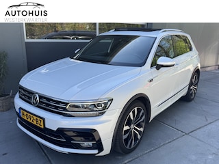Volkswagen Tiguan 1.5 TSI 150pk DSG ACT Highline Business R R-line Panorama Trekhaak Assistentie pakket Navigatie 20" Velgen