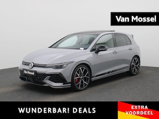Volkswagen Golf 2.0 TSI GTI Clubsport 301 PK| Panoramadak | 19 Inch Velgen | LED Matrix | 3D Ledachterlichten | Black Style | Head-Up-Display | Achteruitrijcamera | Navigatie