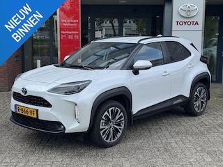 Toyota Yaris Cross 1.5 Hybrid EXECUTIVE TREKHAAK 4S-BANDEN STOELVERW BLIND SPOT PARK-SENSOREN 18'' LM-VELGEN JBL-AUDIO NAVI CLIMA AD-CRUISE APPLE/ANDROID NL-AUTO