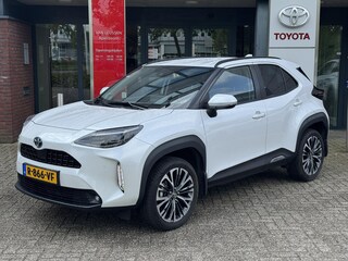 Toyota Yaris Cross 1.5 Hybrid EXECUTIVE TREKHAAK 4S-BANDEN STOELVERW BLIND SPOT PARK-SENSOREN 18'' LM-VELGEN JBL-AUDIO NAVI CLIMA AD-CRUISE APPLE/ANDROID NL-AUTO
