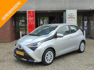 Toyota Aygo 1.0 VVT-i X-PLAY AUTOMAAT AIRCO APPLE/ANDROID CAMERA EL-RAMEN/SPIEGELS NL-AUTO 1E-EIG