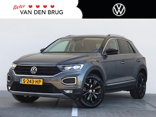 Volkswagen T-Roc 1.5 TSI Style Business 150PK DSG | Led Plus | Trekhaak | Camera | Navigatie | Stoelverarming