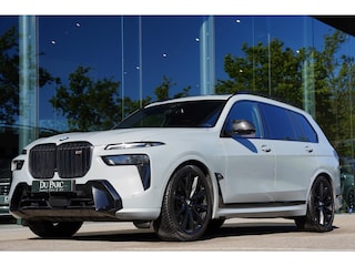 BMW X7 60 I X DRIVE 6 P / Individual / Sky Lounge / BTW