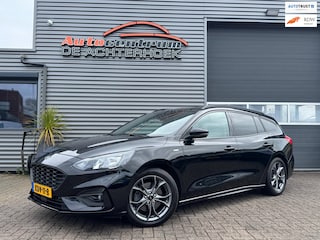 Ford Focus Wagon 1.0 EcoBoost Titanium St-line Navi | Stoelverwarming | Trekhaak!!